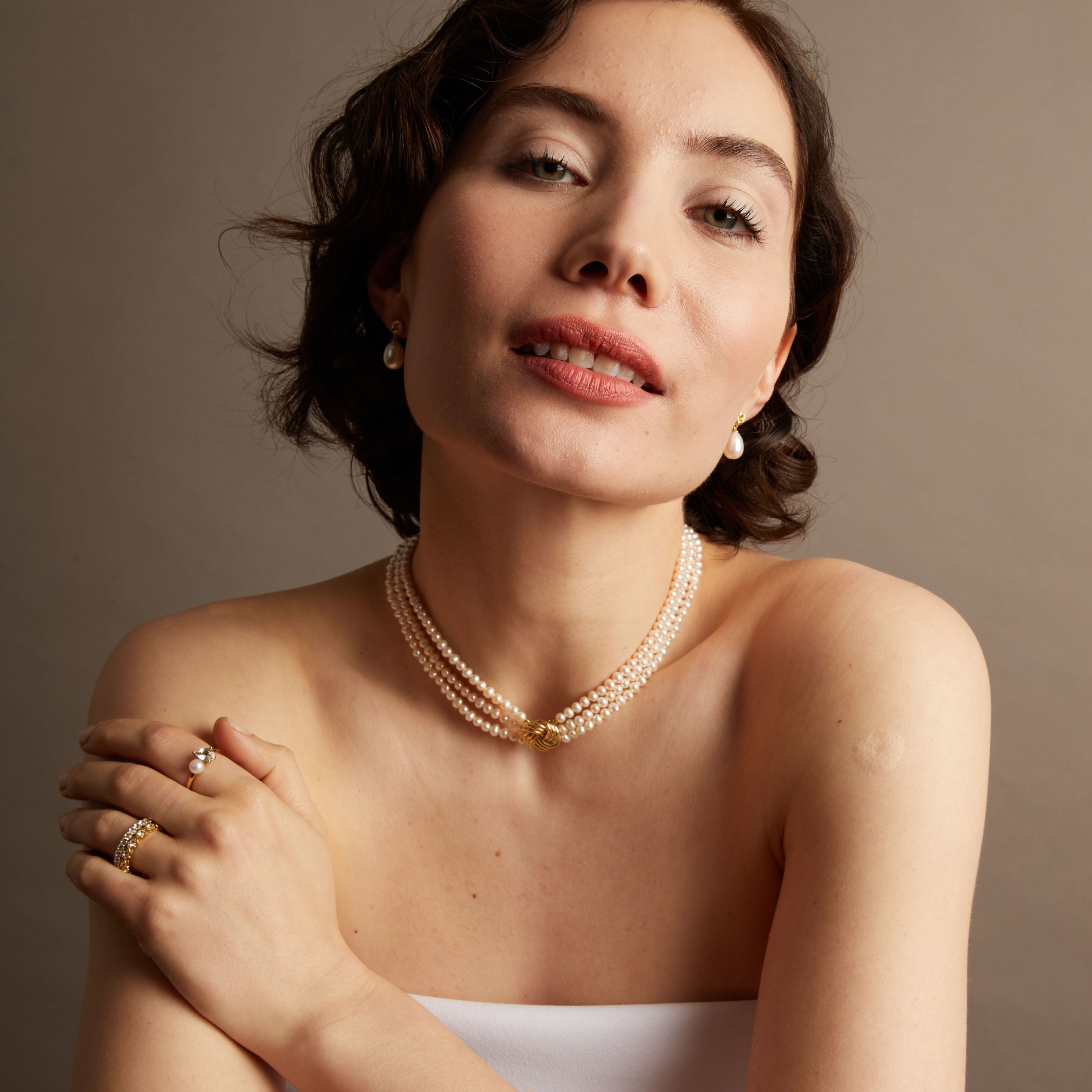 Aurate x Marilyn Monroe: Gold Knot Pearl Necklace
