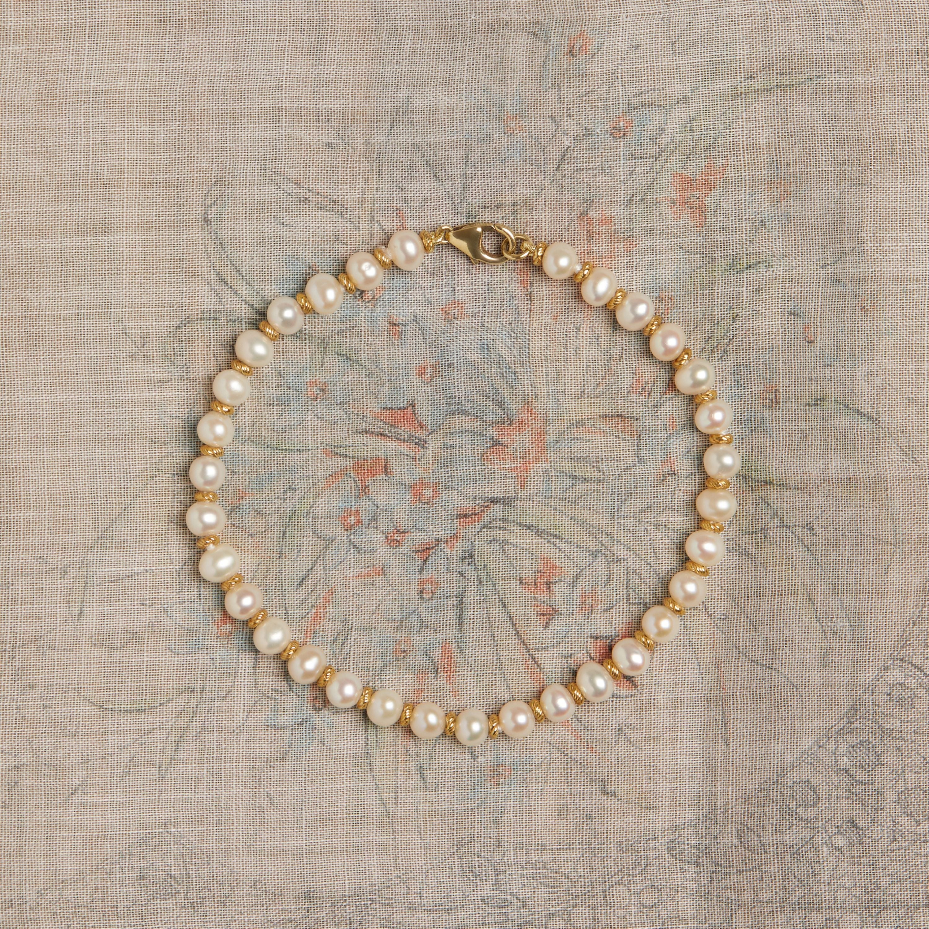 Aurate x Marilyn Monroe: Gold Knot Pearl Bracelet