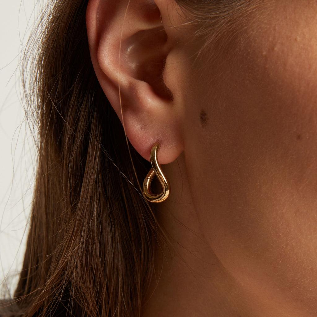 Unbreakable Curve Hoop Earrings